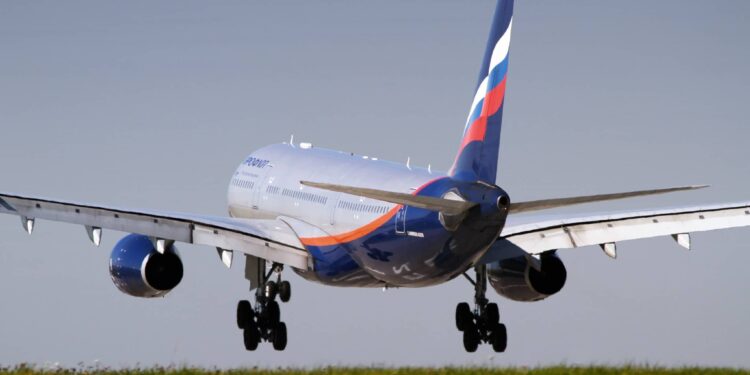 Aeroflot suspende todas sus rutas internacionales
