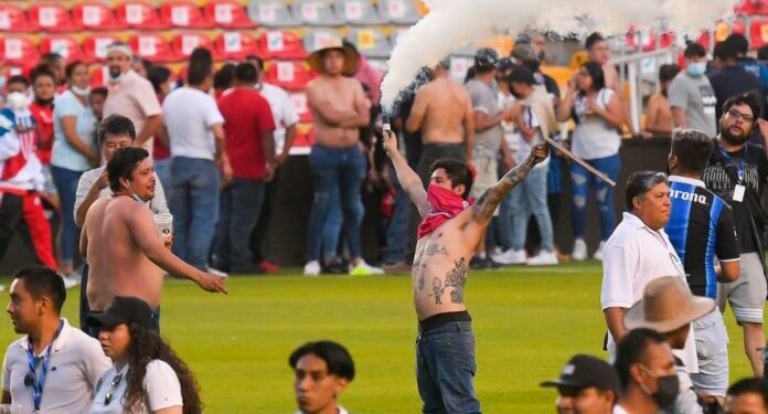 Ante lo ocurrido en el estadio La Corregidora, Liga MX suspende viajes a barras visitantes