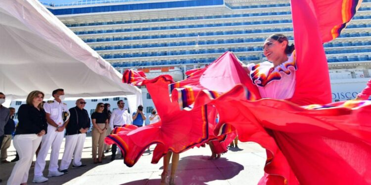 Arriba el Discovery Princess a Mazatlán, un crucero de lujo