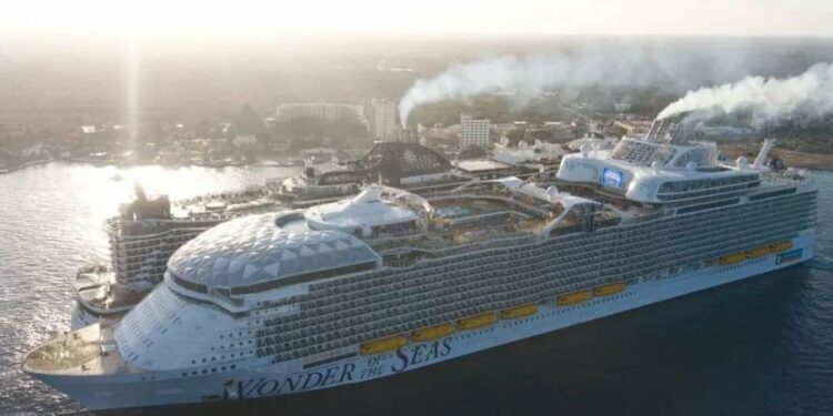 Atraca en Cozumel el crucero más grande del mundo