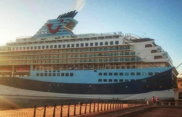 Atraca en La Habana crucero Marella Explorer 2 con 641 pasajeros a bordo