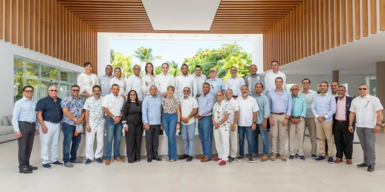 Autoridades buscan promover Puerto Plata y Santiago como un macro destino - Noticias de turismo