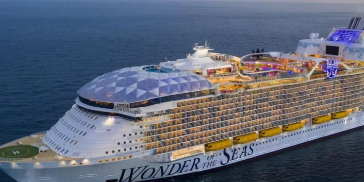 Autoridades del turismo en Honduras informa que llegará el crucero más grande del mundo