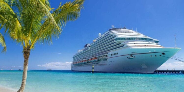 Autoridades marítimas buscan crear rutas de cruceros desde la región centroamericana