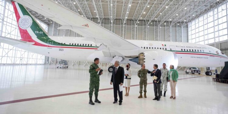 Avión presidencial podrá rentarse para viajes a bodas, fiestas y cumpleaños desde el AIFA, asegura AMLO