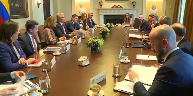 Biden promete a Duque una relación especial en una reunión marcada por Maduro | Política | Edición USA