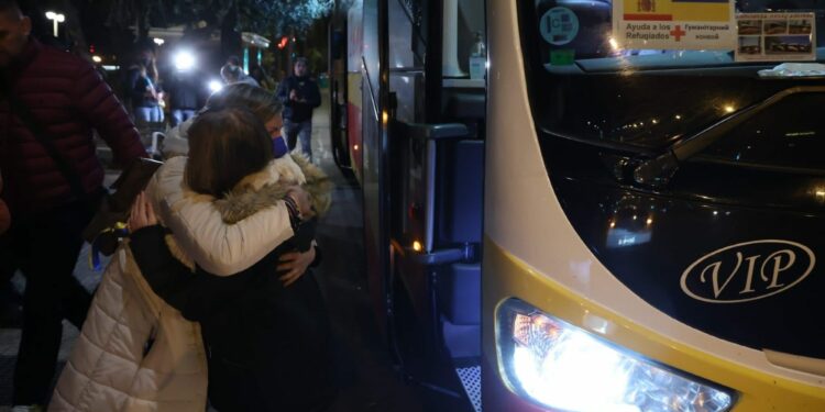 Cerca de 30 refugiados de Ucrania llegan a Sevilla y Huelva tras 3.200 kilómetros y cinco días de viaje