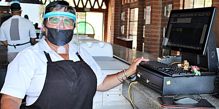 Cerca de 35 mil mujeres trabajan en la industria turística de BCS 