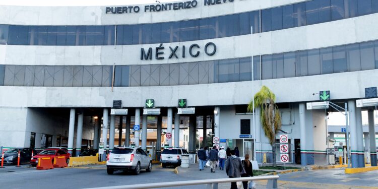 Chofer de autobús en San Antonio alerta sobre la peligrosidad de viajar por Nuevo Laredo | Univision 41 San Antonio KWEX