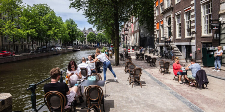 Los Países Bajos reabrieron las visas Working Holiday para jóvenes argentinos. Peter Boer/Bloomberg