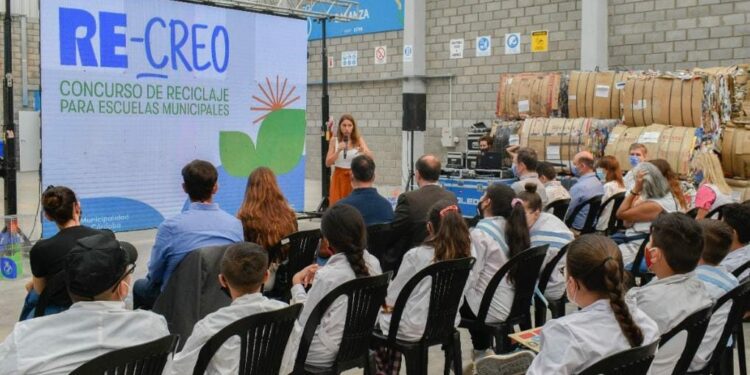 Con incentivos y viajes premiarán a los alumnos que más residuos reciclen » Municipalidad de Córdoba