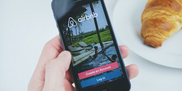 Plataforma de hospedaje Airbnb. (Tomado de Pixabay)