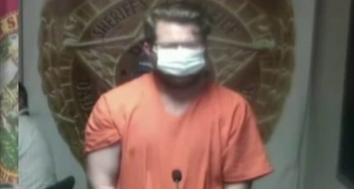Conductor de Lyft acusado de violar y robar a un cliente en Miami Beach