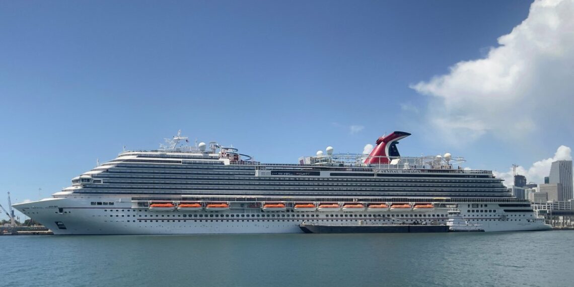 Consiguen cuerpo de una persona que cayó de un crucero de Carnival – Telemundo Miami (51)