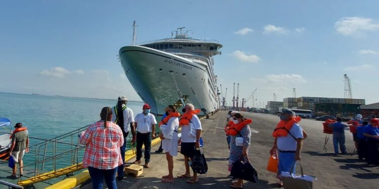 Continúa temporada de cruceros en el Caribe