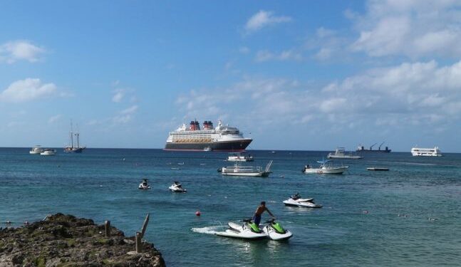 Cruceros regresan a Islas Caimán el 21 de marzo