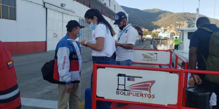 Desde La Guaira se viaja por mar a Los Roques