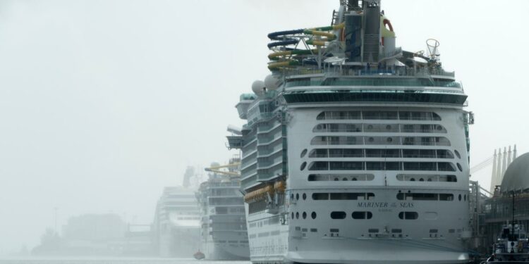 El 23% de los estadounidenses planea viajar en crucero en un plazo de dos años