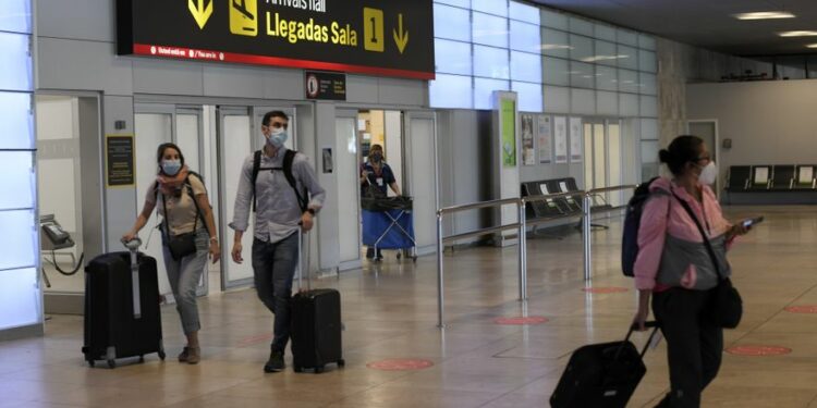 El alza en la energía y la guerra paralizan el auge de los viajes