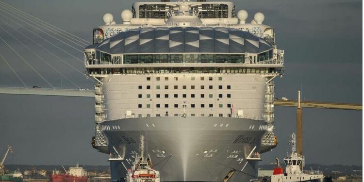 El crucero más grande del mundo atracará en Barcelona