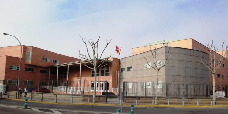 El instituto Alarcos de Ciudad Real desmiente que haya alumnos “atrapados” en un crucero - Lanza Digital