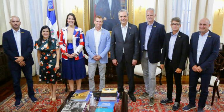 Embajada de RD en Jamaica trae al país prestigiosa cadena hotelera para ampliar oferta turística