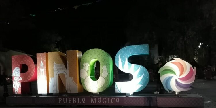 En Pinos, sigue remodelación de crucero principal