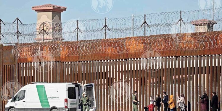 Enganchan a migrantes desde redes sociales; cobran hasta 40 mil dólares