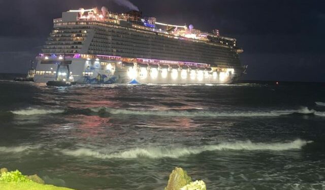 Entidades trabajan para solucionar encallamiento del crucero Norwegian Escape en Bahía de Puerto Plata