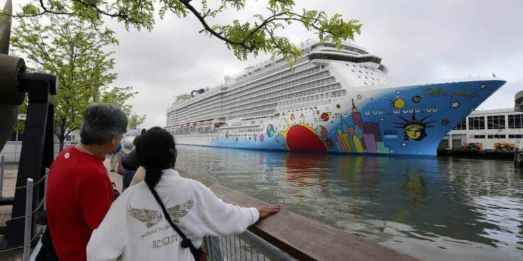 Estados Unidos retira alerta de riesgo por COVID-19 a viajes en crucero