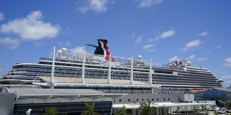 Florida y 20 estados más impulsan demanda que impugna uso de cubrebocas al viajar – El Financiero