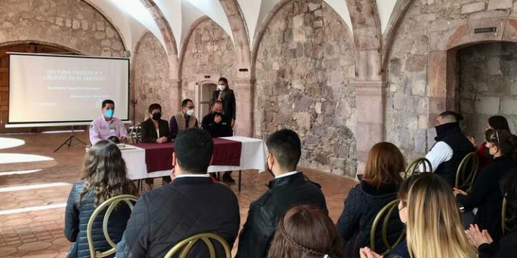 Fomentan la competitividad turística con acciones de capacitación