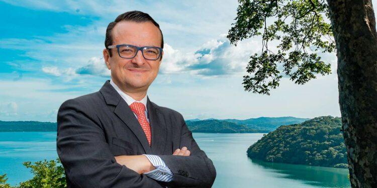 Hoteles de lujo en Guanacaste son una gran oportunidad para generar empleo y encadenamientos: Gustavo Segura