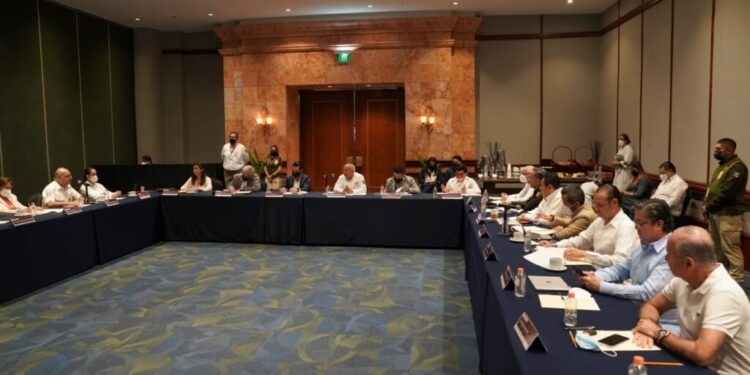INM y Gobierno de Quintana Roo acuerdan acciones para mantener la atención, servicio de calidad y calidez al turismo nacional y extranjero