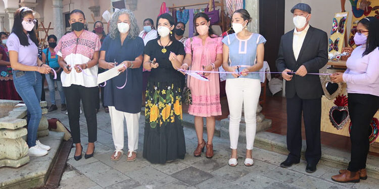 Inicia Feria artesanal de la Sororidad en la Biblioteca Central
