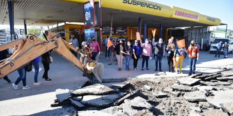Inicia construcción de tercer crucero con concreto hidráulico 