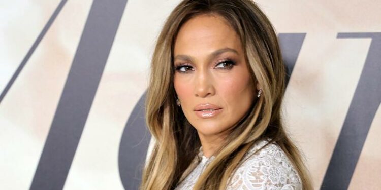 Jennifer Lopez se asocia con una empresa de cruceros
