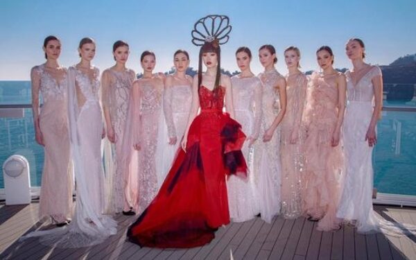 Jessica Minh Anh realiza desfile de modas en el Costa Toscana