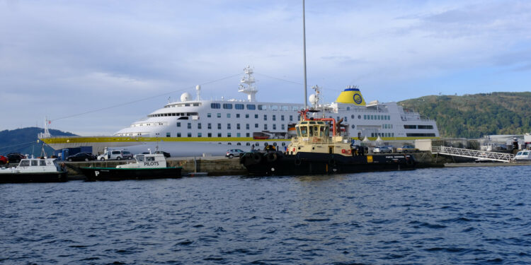 La Autoridad Portuaria de Ferrol cierra cuatro nuevas escalas de cruceros para la presente temporada