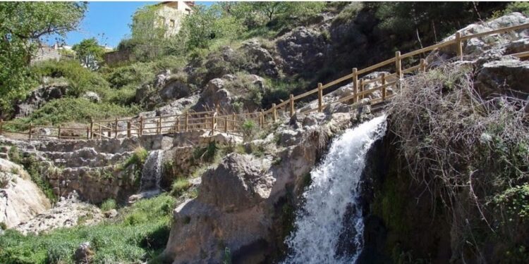 La Fundación Ferrocarriles Españoles y Turismo Vivencial promueven las Vías Verdes - Revista de Arte