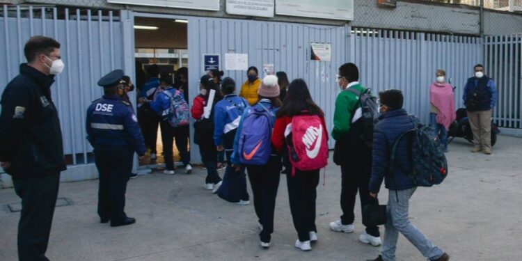 La SEP impulsa La Escuela es Nuestra, un programa con irregularidades