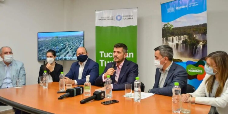 La nueva conexión aérea Misiones-Tucumán fortalece lazos entre ambas provincias