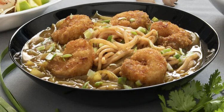 Roman Aquino lleva los langostinos a un plato japonés, El udon curry en donde los langostinos se rebozan en panko
