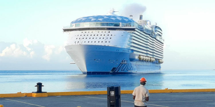 Llega a Roatán el crucero más grande del mundo – Diario La Tribuna
