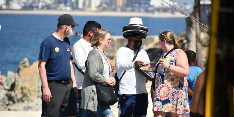 Llega mil 502 pasajeros en el crucero Norwegian Bliss a Mazatlán