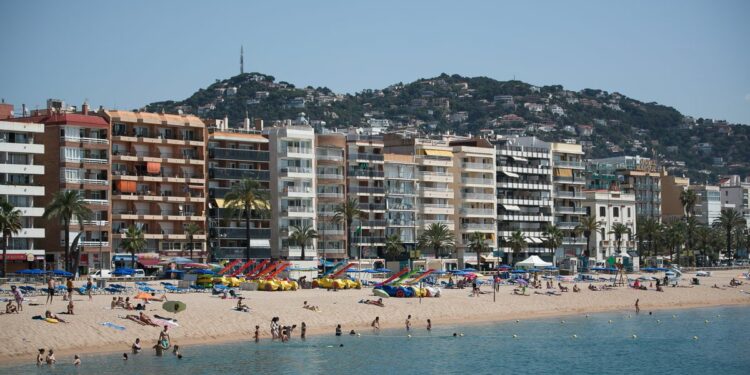 Lloret de Mar se reinventa: de turismo de bajo coste a plató de cine | Cataluña