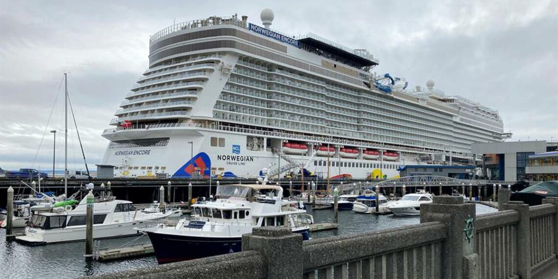 Los CDC retiran advertencia sobre riesgo de contraer COVID-19 al viajar en crucero