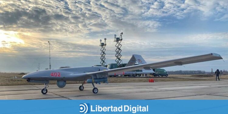 Los drones civiles en la guerra de Ucrania: de grabar viajes, comuniones y bodas a armas de guerra