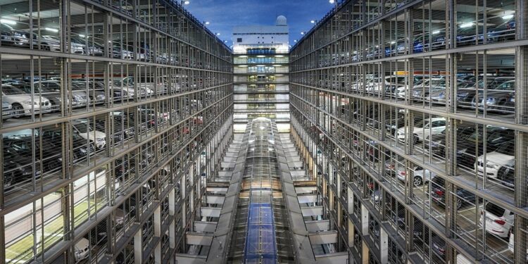 Los mejores parkings para aparcar la moto en el aeropuerto -