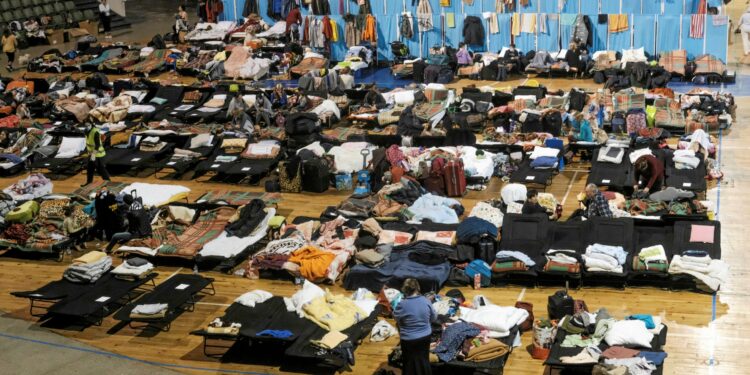 Los ucranianos obtienen viajes en tren gratis y formularios de visa simplificados para que sea más fácil establecerse en el Reino Unido.